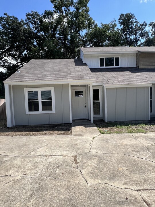 737 Gold Nugget Trail in Tallahassee, FL - Building Photo