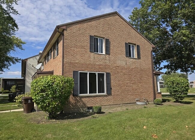 43 Indianwood Blvd in Park Forest, IL - Building Photo - Building Photo