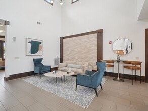 Village at Broadstone Station in Apex, NC - Foto de edificio - Building Photo