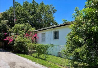 4024 NW 5th Ave in Miami, FL - Building Photo - Building Photo