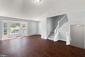 14090 Kramer Pl in Woodbridge, VA - Building Photo - Building Photo