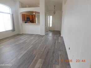 7031 W Louise Dr in Glendale, AZ - Building Photo - Building Photo