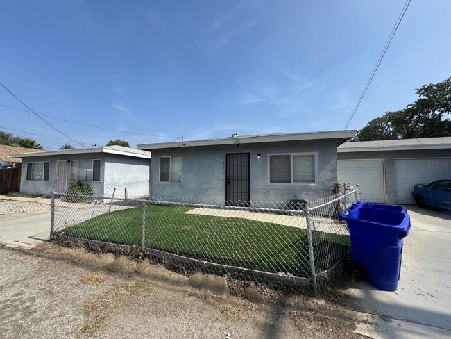 253 N 9th Ave in Upland, CA - Building Photo - Building Photo