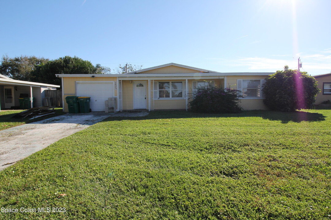 2623 Coventry Rd in Melbourne, FL - Building Photo