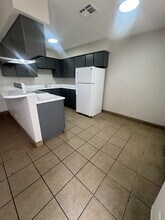 1524 Henry Ave in Las Vegas, NV - Foto de edificio - Building Photo