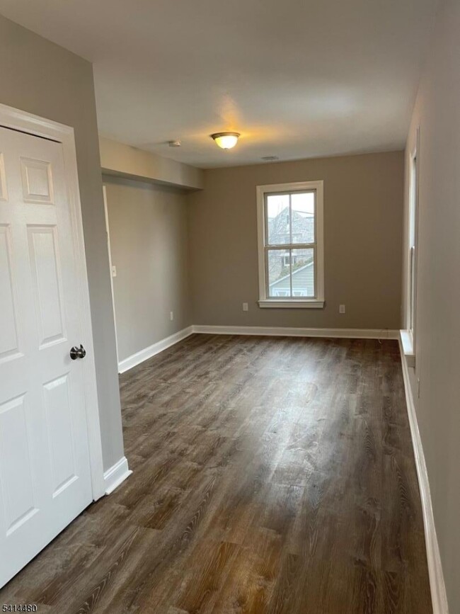 64 Maple Ave in Morristown, NJ - Building Photo - Building Photo