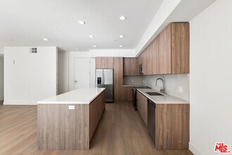 3651 Regal Pl in Los Angeles, CA - Building Photo - Building Photo