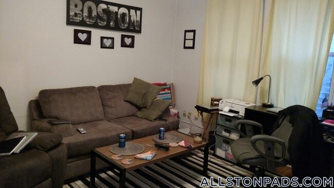 15 Scottfield Rd, Unit 4 in Boston, MA - Building Photo - Building Photo