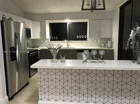 8211 NW 191st St in Hialeah, FL - Building Photo