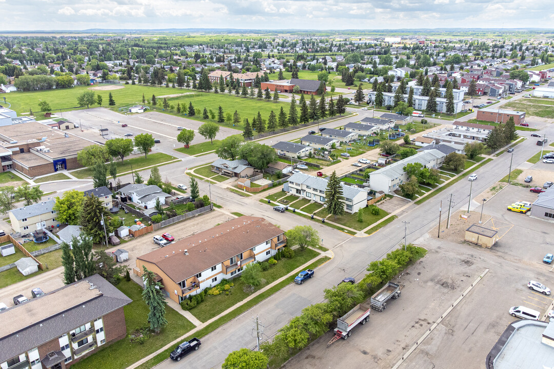 Citadel Apartments in Lloydminster, AB - Building Photo