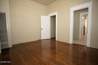 1421 Wyoming Ave in El Paso, TX - Building Photo - Building Photo