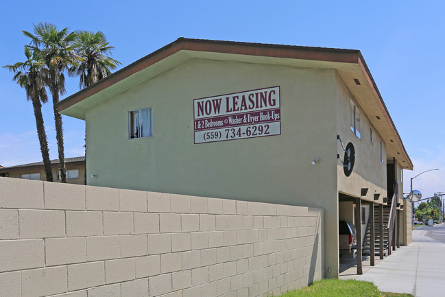 Palm Apartments in Visalia, CA - Building Photo - Building Photo