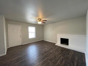 3208 Salisbury Ave in Lubbock, TX - Building Photo - Building Photo