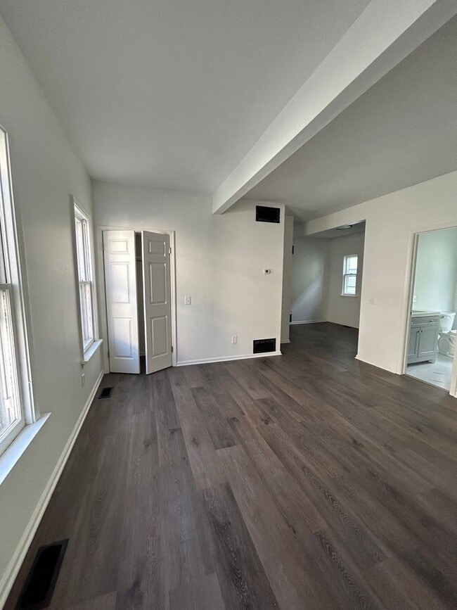 property at 5 Karges Pl
