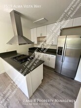 7519 Alma Vista Wy in Sacramento, CA - Building Photo - Building Photo
