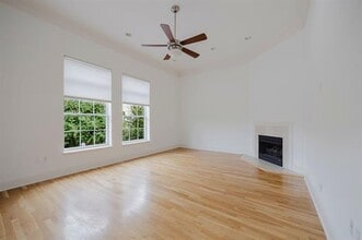 2335 Worthington St in Dallas, TX - Building Photo - Building Photo