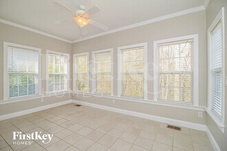 4726 Farm Bell Ct in Winston-Salem, NC - Foto de edificio - Building Photo