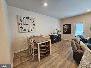 33 Alexander Wy in Mount Holly, NJ - Building Photo - Building Photo