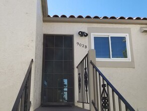 902 Caminito Madrigal in Carlsbad, CA - Building Photo - Building Photo