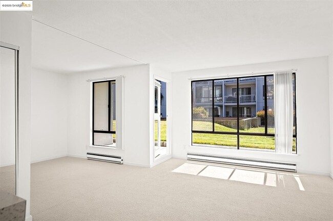 property at 7 Commodore Dr