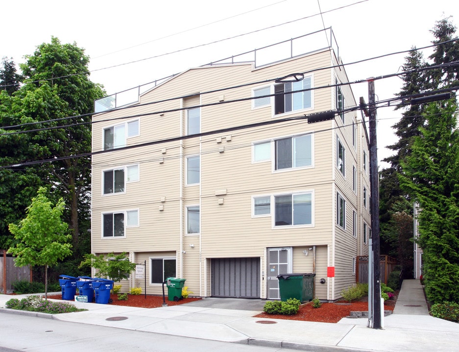 Heritage Square Apartments in Seattle, WA - Building Photo