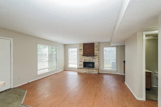 7402 Misty Morning Dr in Humble, TX - Building Photo - Building Photo