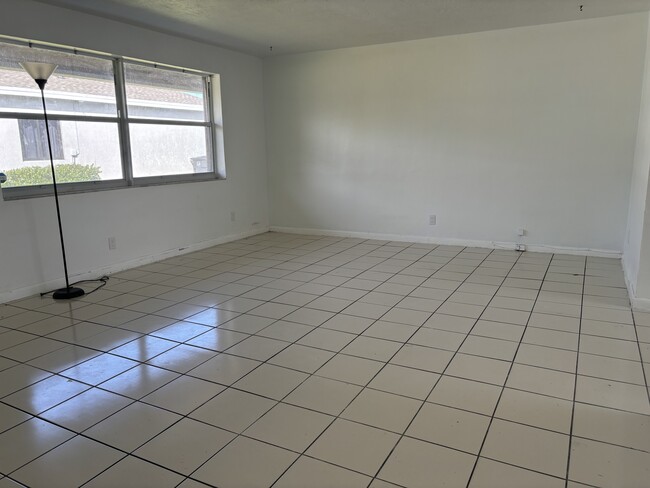 5904 SW 27th St, Unit N in West Park, FL - Building Photo - Building Photo
