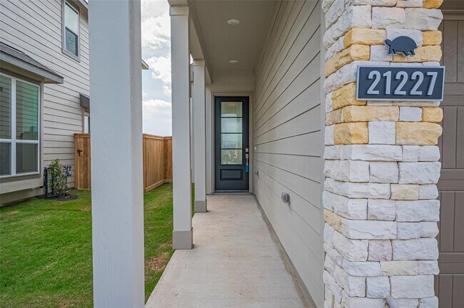 21227 Doubtful Cyn Dr in Cypress, TX - Building Photo - Building Photo