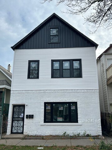 8819 S Escanaba Ave, Unit 2 in Chicago, IL - Foto de edificio