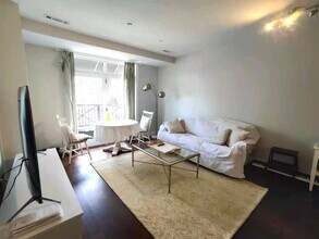 1501 Commonwealth Ave, Unit 203 in Boston, MA - Building Photo - Building Photo