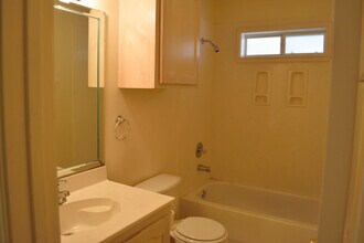 2315 Moonlight Ln, Unit 4 in Edinburg, TX - Building Photo - Building Photo