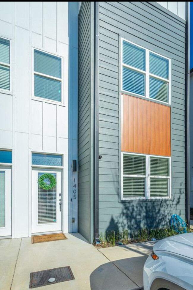 property at 1405 Stockyard Pl