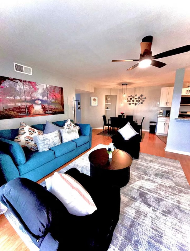 property at 2258 Huntingdon Dr