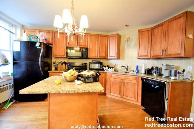 184 Saint Paul St, Unit 2