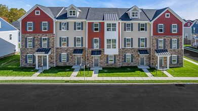 MI Place at Downingtown in Downingtown, PA - Foto de edificio - Building Photo