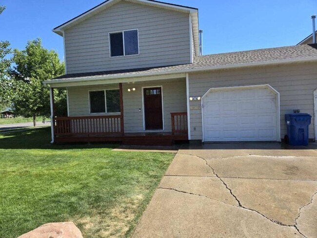 property at 3302 Laredo Dr