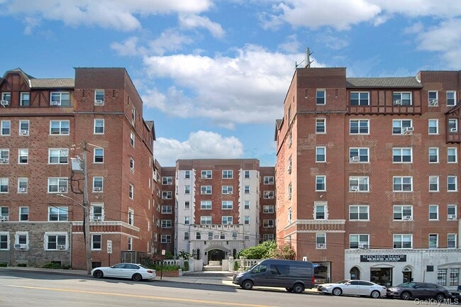 property at 60 Broad St W