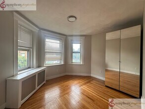 1109 Boylston St, Unit 12 in Boston, MA - Foto de edificio - Building Photo