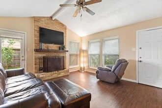 1210 Glenda Dr, Unit A in Round Rock, TX - Building Photo - Building Photo