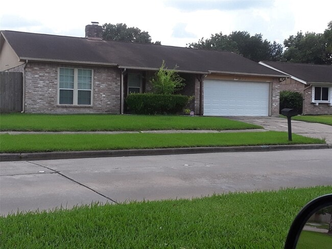 property at 13811 Towne W Blvd