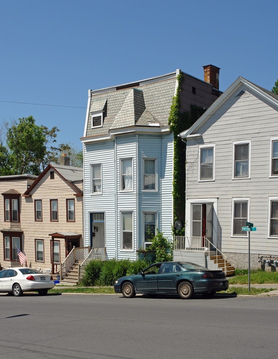 33 Partition St in Rensselaer, NY - Foto de edificio