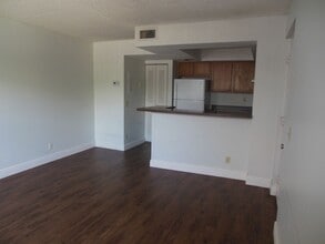 714 Executive Center Dr in West Palm Beach, FL - Building Photo - Building Photo