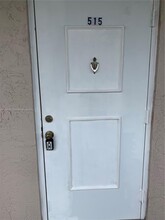 8735 Ramblewood Dr in Coral Springs, FL - Building Photo - Building Photo