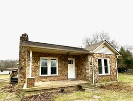 3003 Tyree Springs Rd in Hendersonville, TN - Building Photo