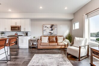 1367 Knox Ct, Unit ID1385655P in Denver, CO - Foto de edificio - Building Photo