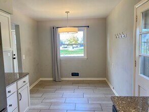 874 Kirk Dr SE in Grand Rapids, MI - Building Photo - Building Photo