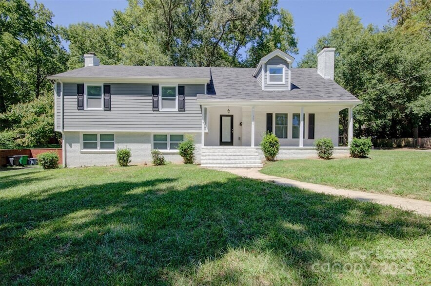 3900 Rhodes Ave in Charlotte, NC - Foto de edificio