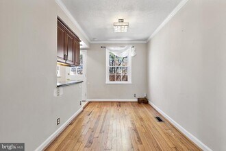 3011 S Buchanan St in Arlington, VA - Building Photo - Building Photo