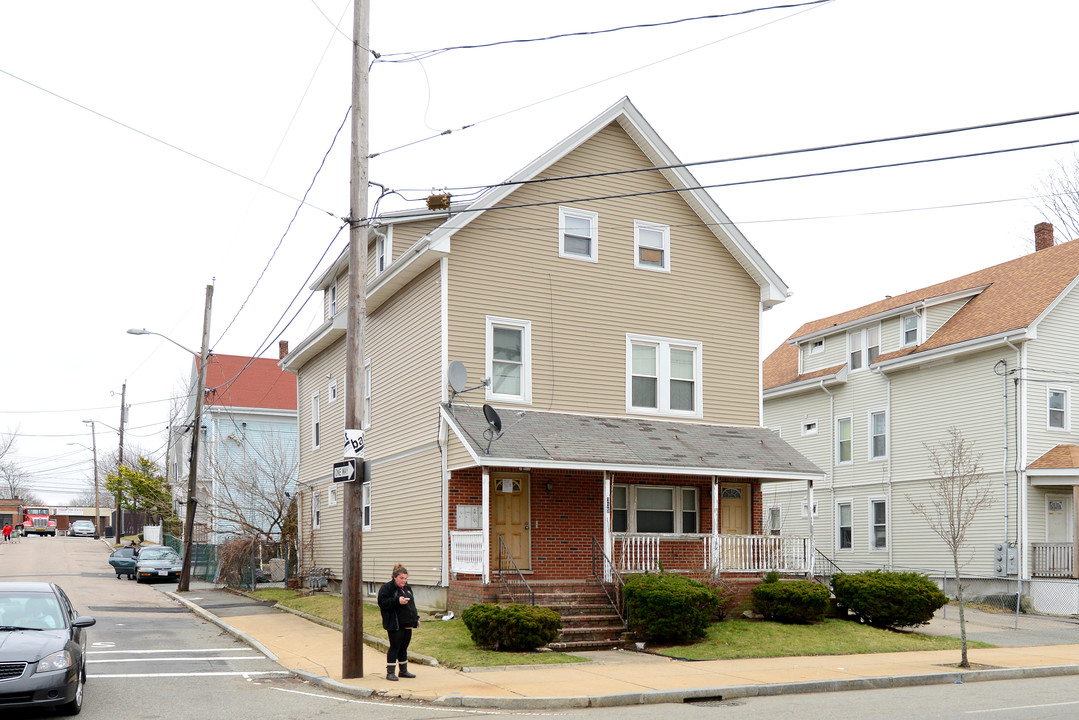 335 N Main St in Brockton, MA - Building Photo