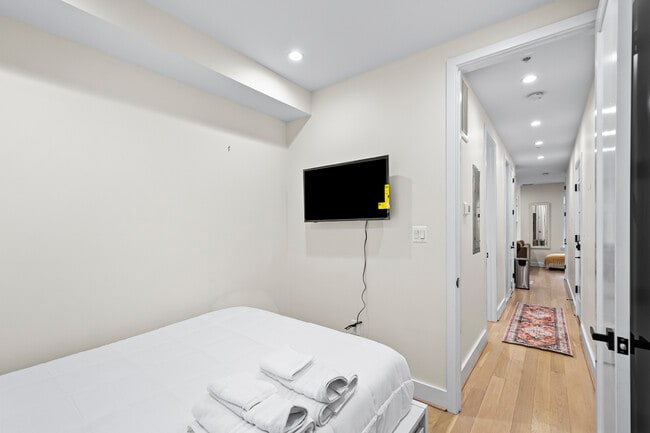 1808 S St NW, Unit #3 in Washington, DC - Building Photo - Building Photo